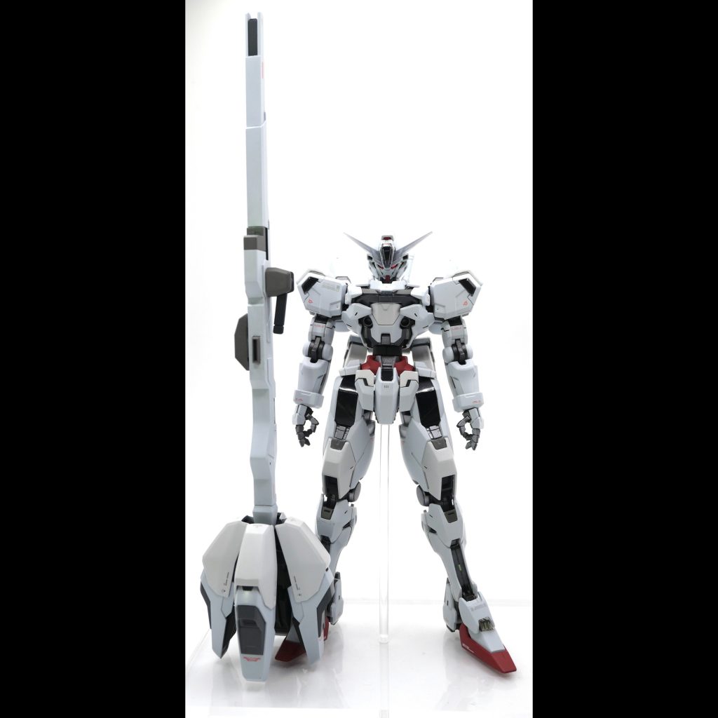 最後の一枚だけiPhoneで。今回から新たにキャメラを手に入れたので、なんとなく綺麗な画が撮れました誰も気付かない拘りポイント・肩の装甲が斜め上に上がり過ぎていると感じたので、 内側の干渉部分を削って角度調整・肩付け根パーツをカットし、腕との接地度を高める・キャラ的に握り手(グーパン)じゃないな・・と思ったので平手固定・0.15mmタガネでのスジ彫りや丸ディティールを加える等・・最後までご覧下さり、ありがとうございました。