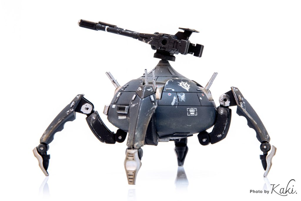 頭部大型キャノン砲は360度回転可能