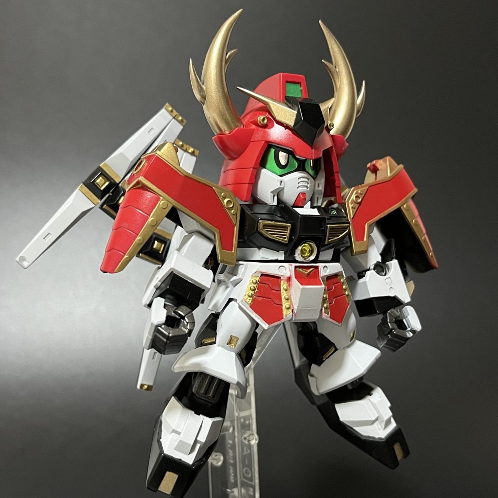 大きなダブルフィンファンネル！やはりこれがしっくり来ます^^頭・胴体・肩はBB戦士。腕・足・ファンネルはEXスタンダードをコンバートしました。