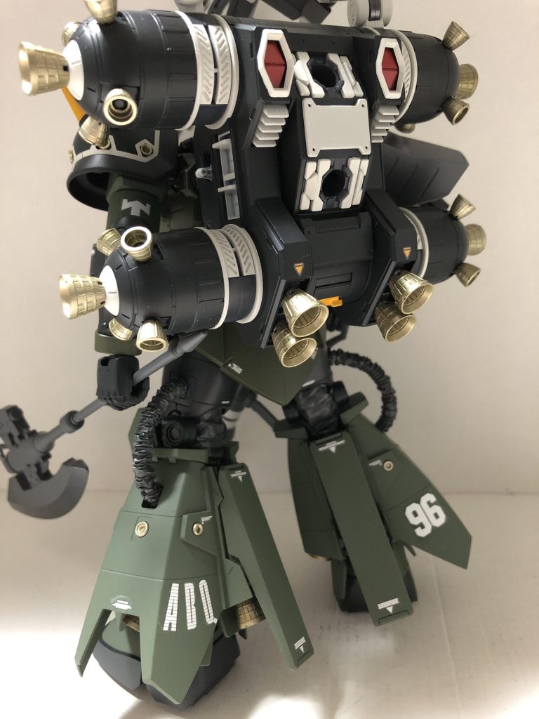 バックショット！脚部に防衛隊マーク。