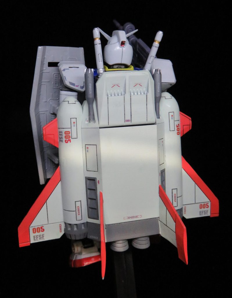 ガンダム強化用タイプは、ブースター部分の一部とコアを分離し、ガンダムと合体することで、ガンダムは、バーニアによるジャンプではなく、自由に飛行することが可能となったのです。