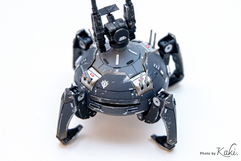 脚部を折りたためば超コンパクトに