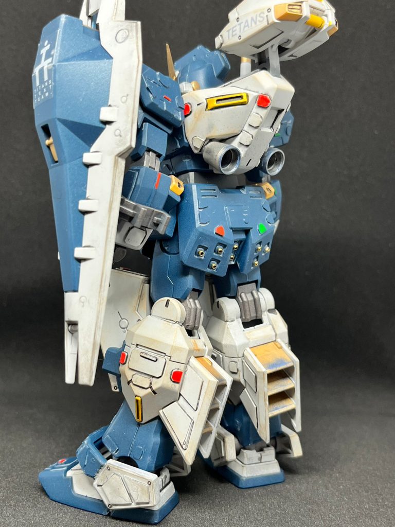 ティターンズのデカールを自作しましたが綴りを間違えました  ご愛嬌です  まぁこんなもんでしょ