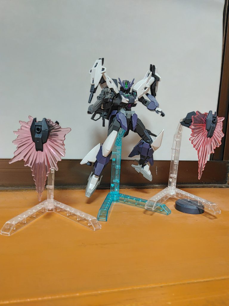 射撃特化装備状態ではバスターライフルリベルタ、ロングビームライフルリベルタを装備している。リベルタバスターライフルは、3発しか撃てないが、1発で山を吹き飛ばすほどの威力がある。