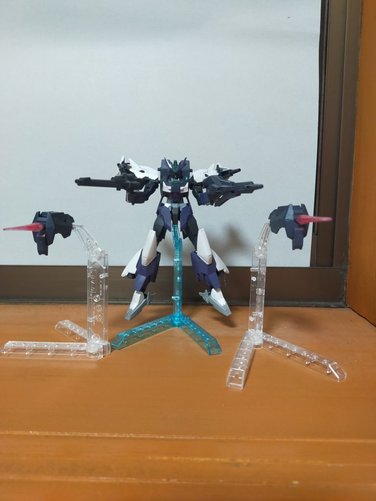 さらに、固定装備のマルチコンテナビット改、ビームガンビットなどを使用することでフルバーストを行うことができる。いかがでしたか?次回は底辺君の「ガンダムリジェイサー」です!お楽しみに!