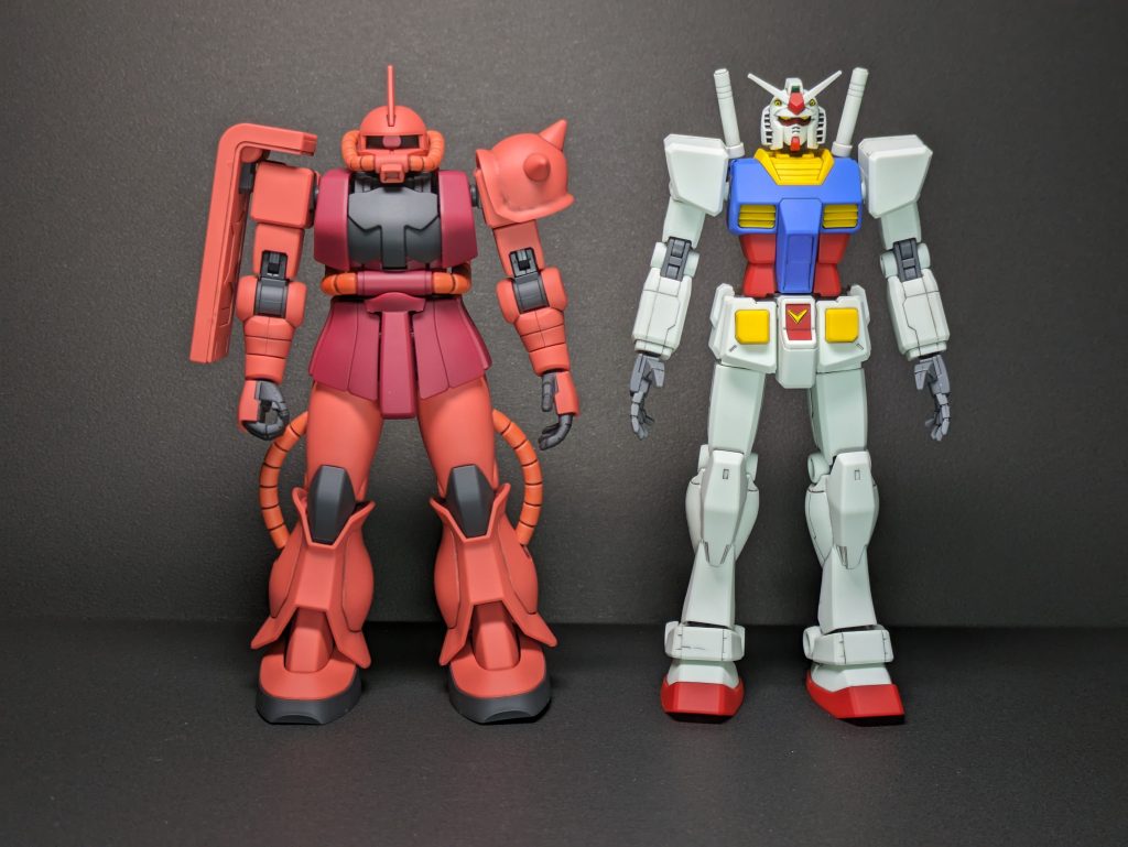 右側：HGガンダム