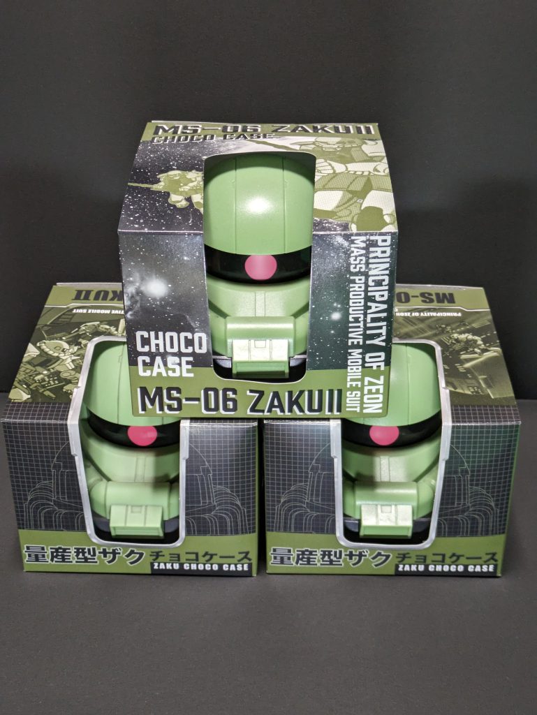 在庫は３個あったので、今回は試しにつや消ししてみた感じです。(↑の左下のものがつや消し)上の段は2024年版、下の段は2023年版の箱になります。この写真を撮るまで、箱のデザインが変わったことに気づきませんでした(笑)※中のチョコは美味しく頂きました(⁠^ ⁠^⁠)