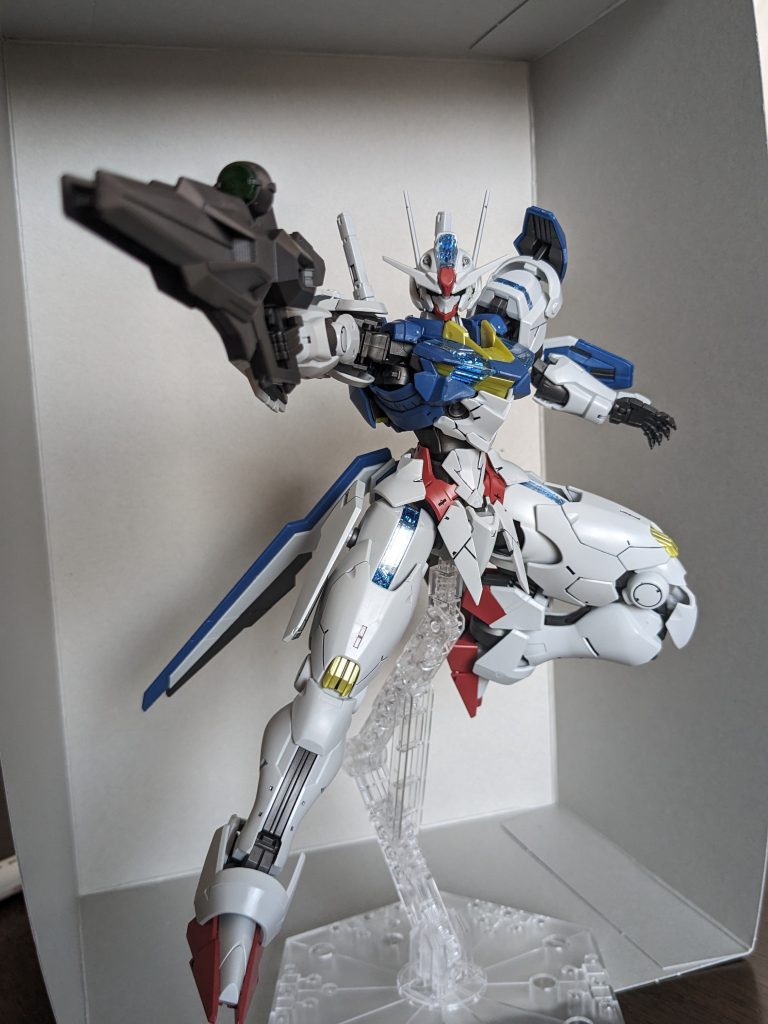 とりあえずパッケージ側面のポーズを真似しましたエロい何より膝の可動域がバグってる