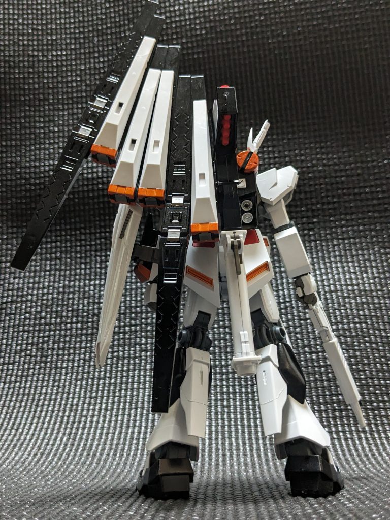 背中の威圧感漢よ