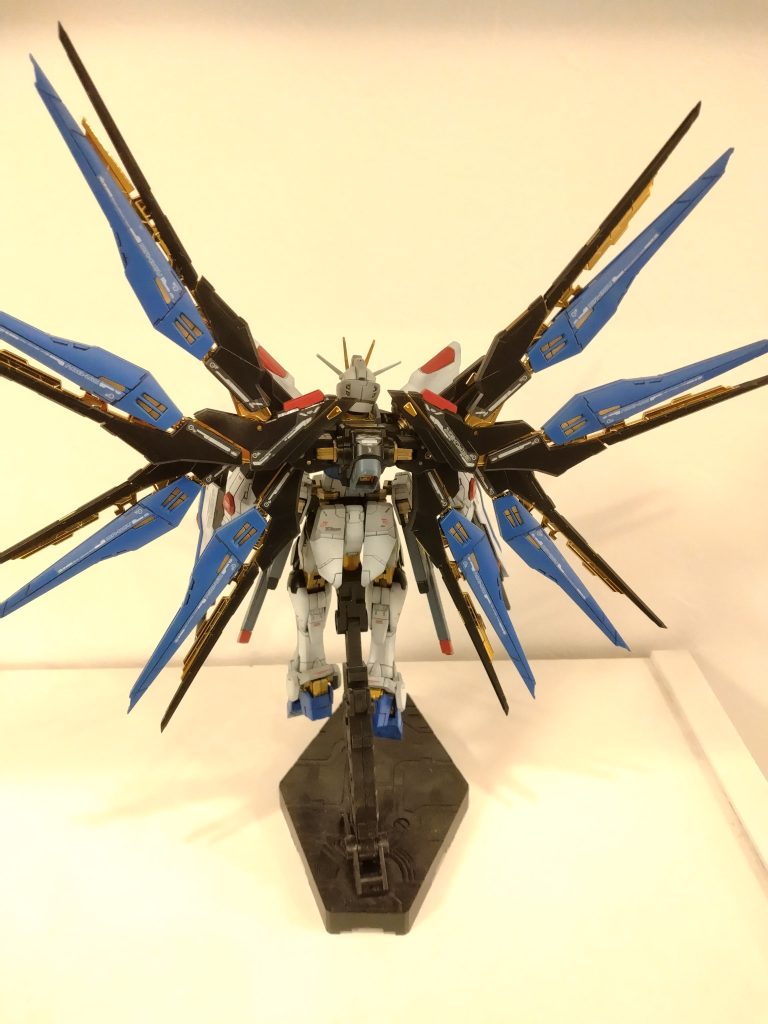 ドラグーンのデザイン、どのグレードでも本当にカッコイイ…