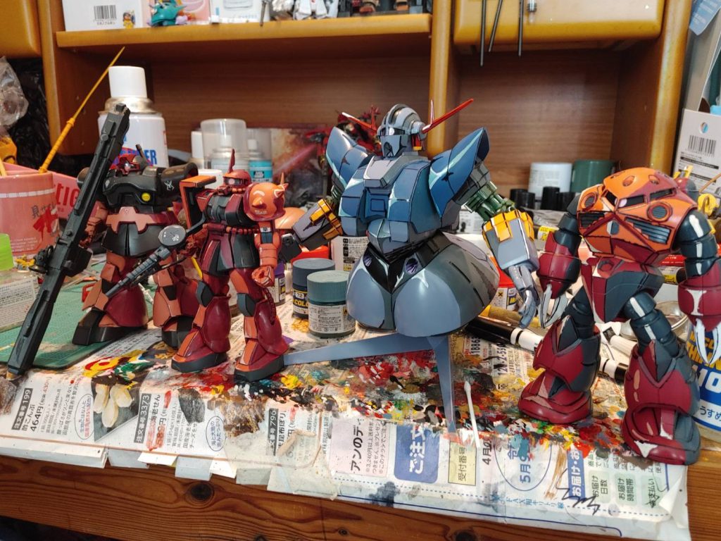 ゲルググは写っていませんが今までやってきたシャア専用MS全アニメ塗装計画…残り1作で完了になります！最後の1つはキャスバル専用ガンダムです！今、HGのガンダムをキャスバル専用に塗装してるので終わり次第アニメ塗装にしていきます！お楽しみに！