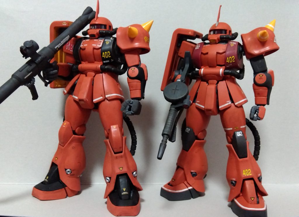 せっかくなので製品そのままと2ショット。ザクは何体あっても良いなぁ。