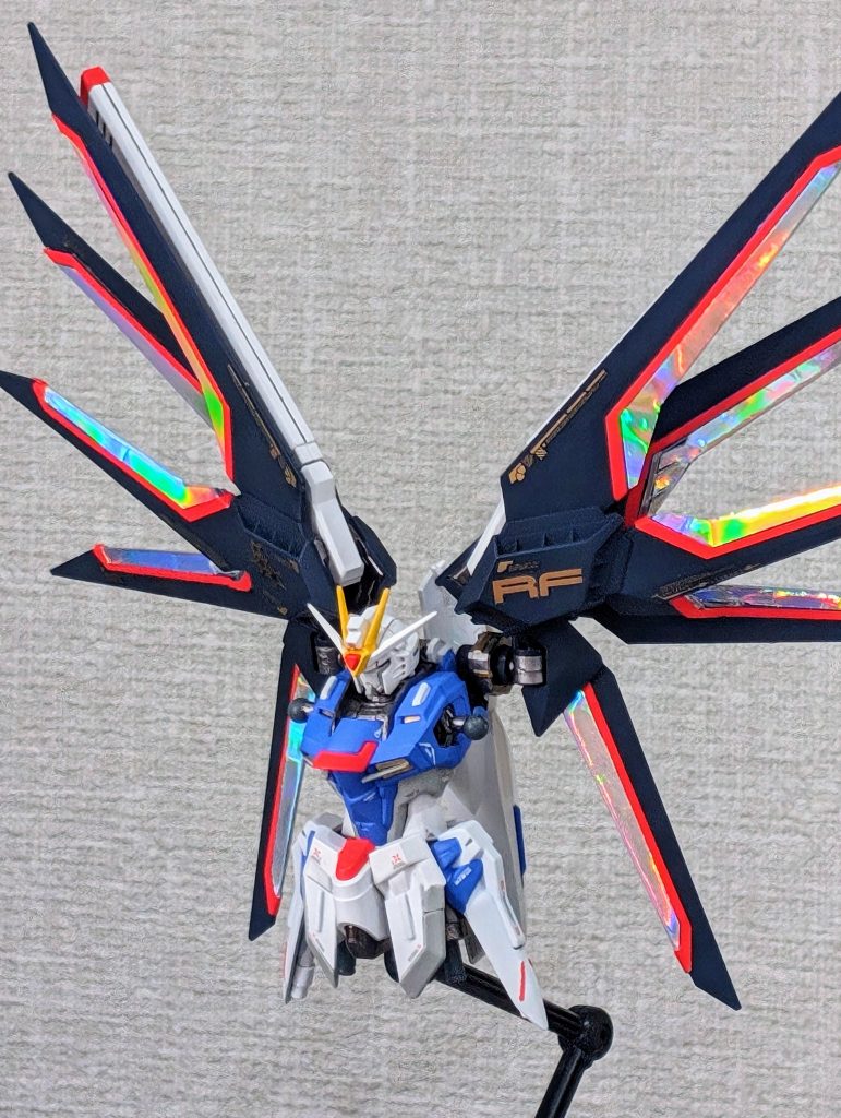 ウイングのゴールドデカールは細かい文字が溶け出すような時もあったので裏面は失敗してもいいかぐらいの感覚、機体に取り付けるまでこのウイングが正解だったか不安でした。。