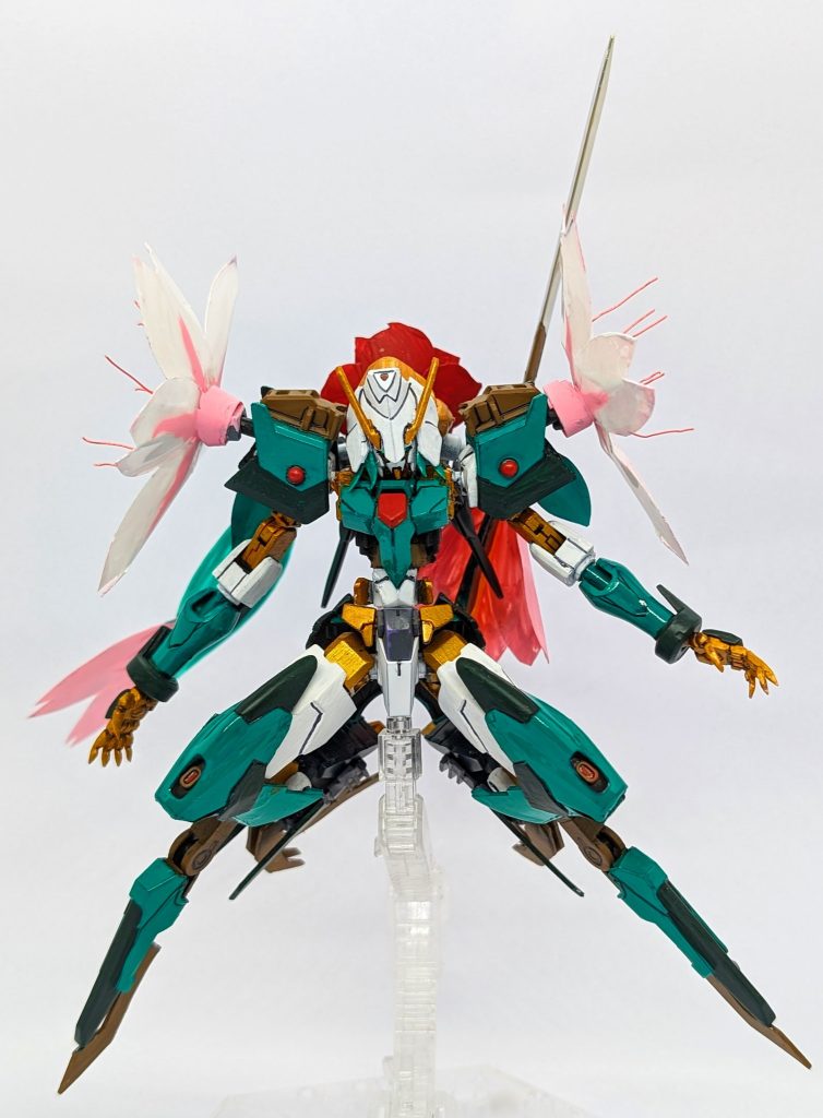 スプラウトガンダムブロッサムユニット高速移動にて長刀をぶん回す戦闘スタイルコアガンダムのライフルを使うこともある