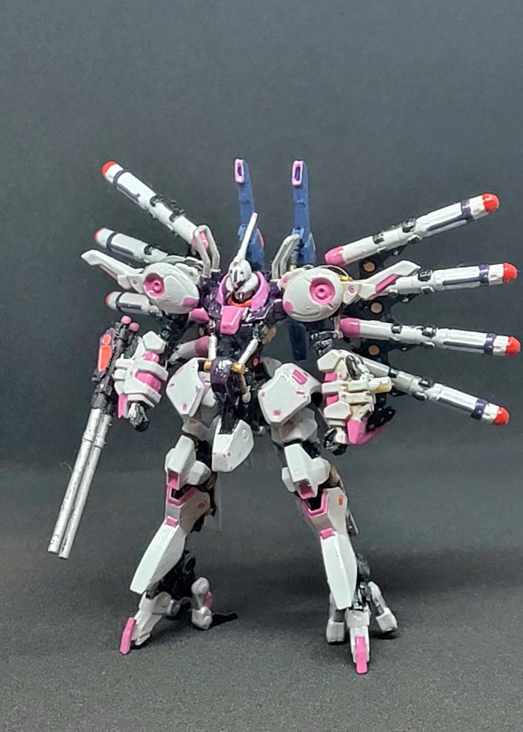 組み立てにかなり苦労しましたが、塗装は、もっと苦労しました。目と指がヤバイ…