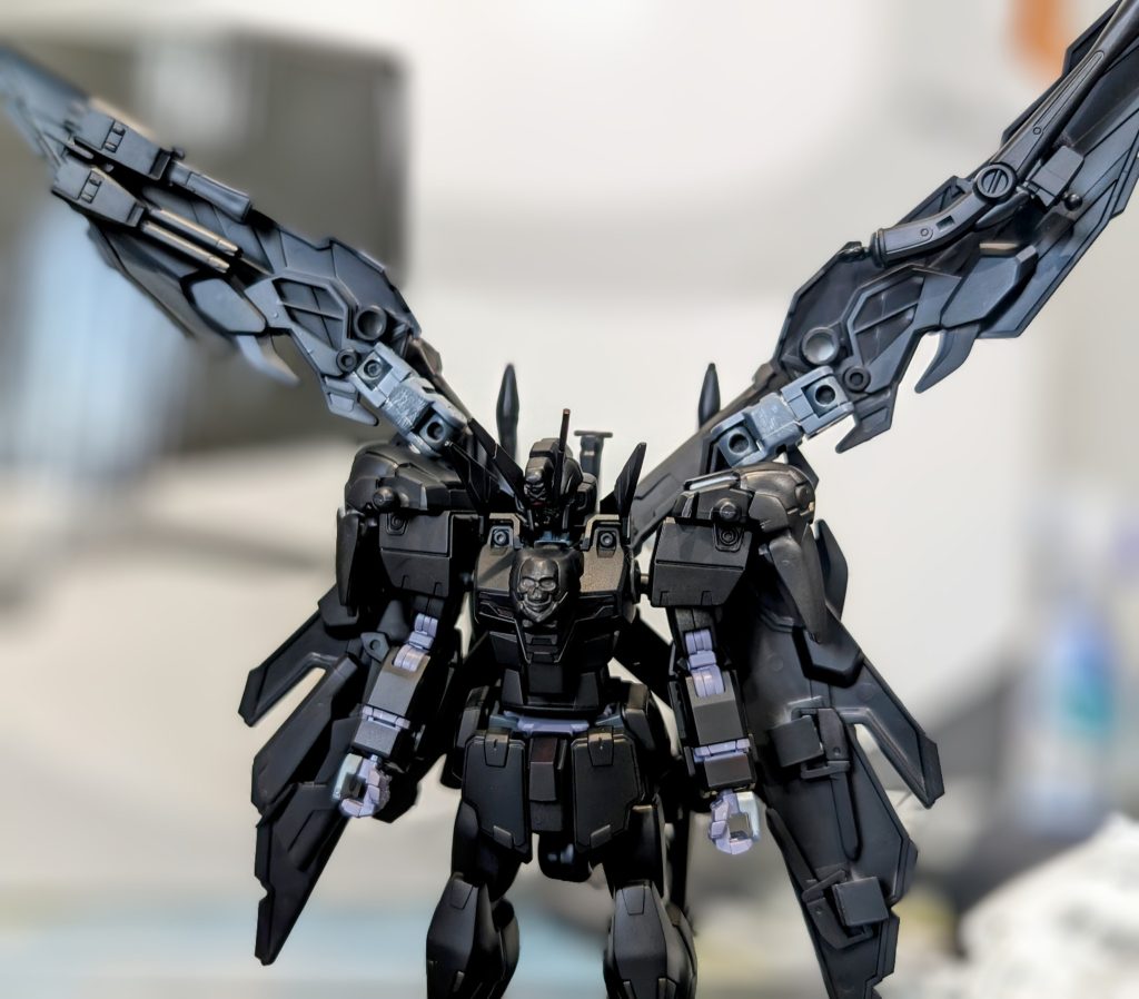 武装の取り外しが出来るようにプラ版で挟めるようにと作成、前回のライジングフリーダムよりもスムーズに出来たのはトライ&エラーの成果!