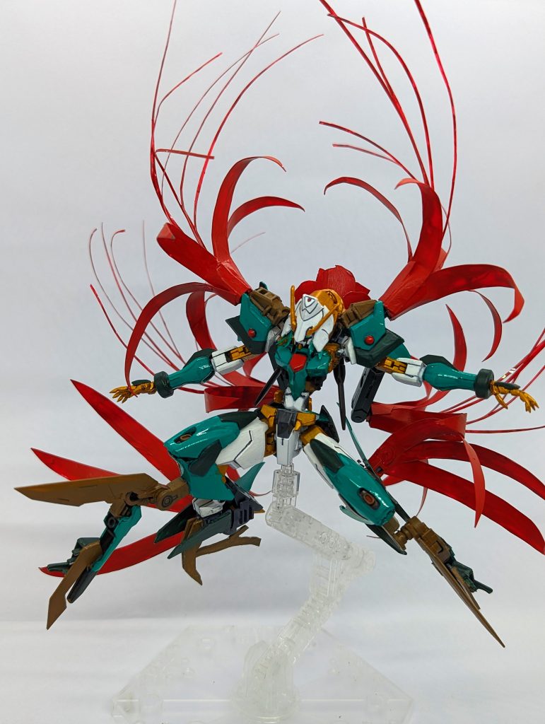 戦闘スタイルは「踊る」赤いドレスで華麗に舞うというのを想像していただいて脚の実体剣はその踊りのように俊敏に動きまわるときに手数の多い斬撃を与えていくためのものですしたがって一撃の威力はあまりありません低威力の攻撃を踊りではねのけつつ高出力武器の次装填の隙を狙い懐に飛び込むそれがクラスターユニットです