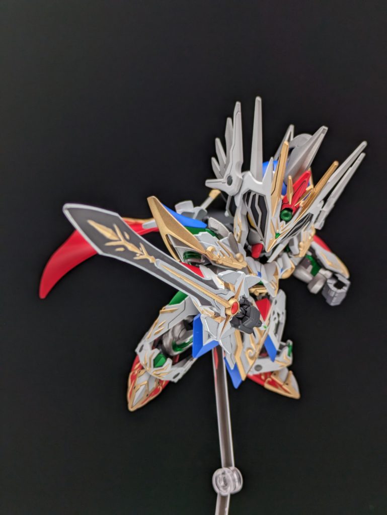 自分的には珍しいSDのポージング！説明書の写真がかっこよかったんで塗装ハゲの心配しつつ　ソロリソロリ動かしてのパシャリ📸