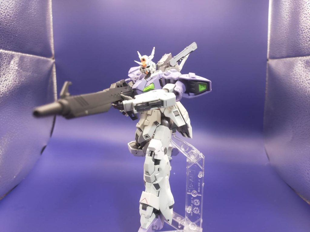 サザビーリングライフルがついてます。