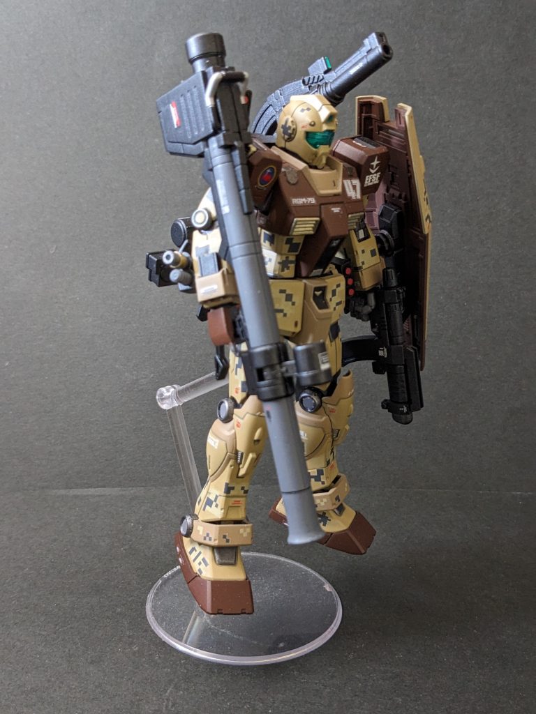 デジタル迷彩は市販デカール、キット付属のシールも部分採用してます。迷彩のおかげで密度がＵＰ！