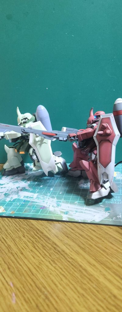 色違うけど素組と比較