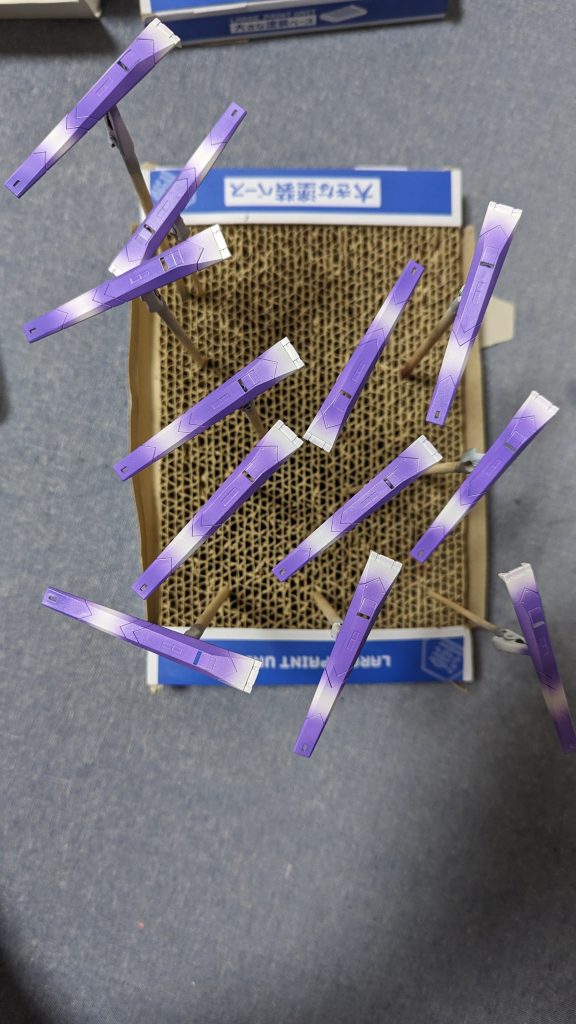 グラデーション塗装にも初挑戦しました。ぶどうカルピス飲みたくなってきた