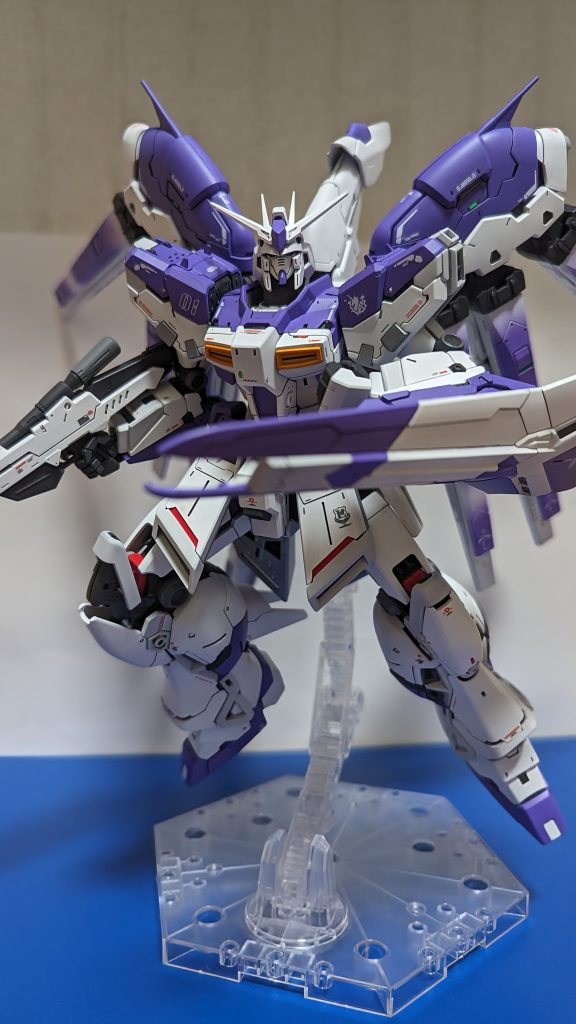 RG Hi-νガンダム–2枚目/制作者：たくあん