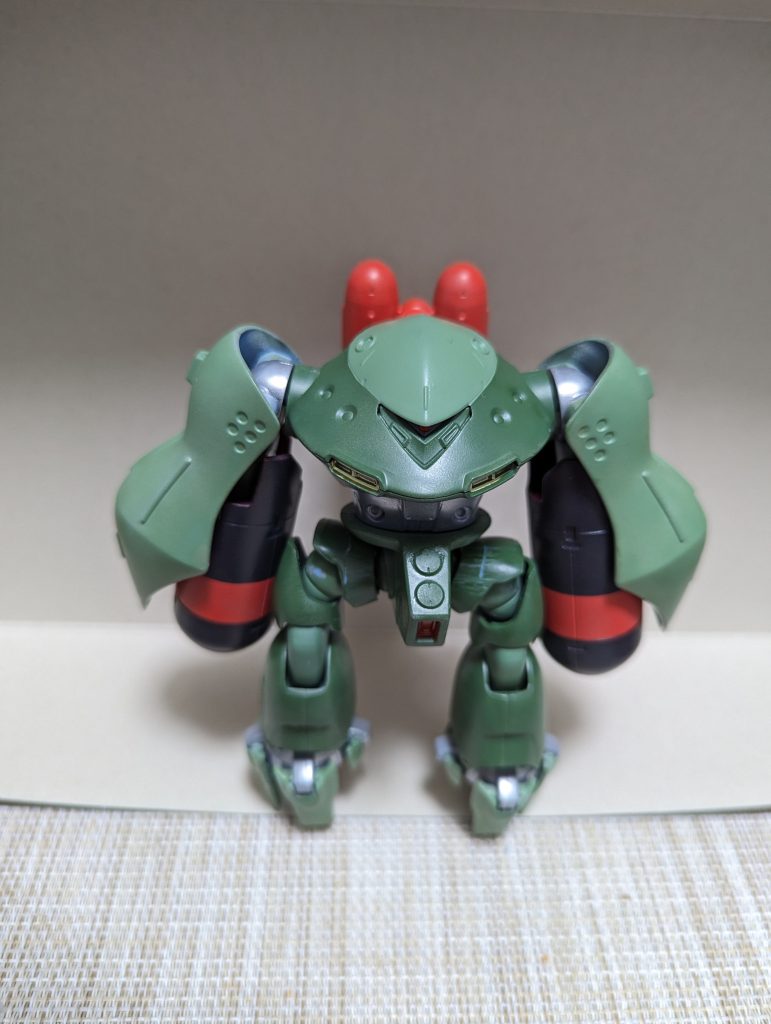 潜航形態（前から）スタンドがないので立たせてみました 