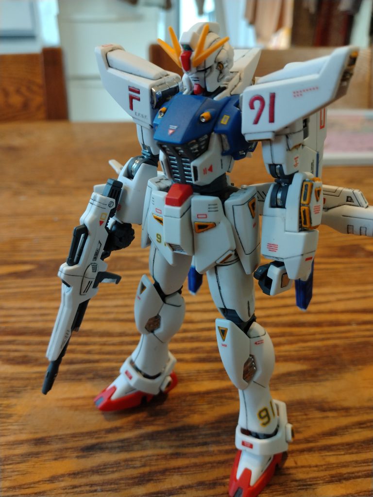 F91の思い出はスーパーファミコンのヒーロー戦記プロジェクトオリュンポスの最後のメンバーで入るときです。あとからサイバスターとグランゾン仲間にできること知ったときはショックでした笑仮面ライダーもウルトラマンもガンダムも好きになったのはこのゲームのお陰です！！ソフトあるので久しぶりやろうかな笑 それでは乾杯！！