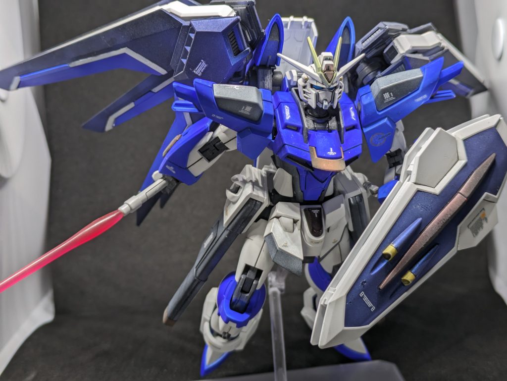 サーベル＋シールド。このシールドとはまた別のビームシールドがありますが割愛。（パーツを外さないといけないとちと面倒ｗ）これで対象ＭＳの手足をぶった切っていくのはもはや死神。