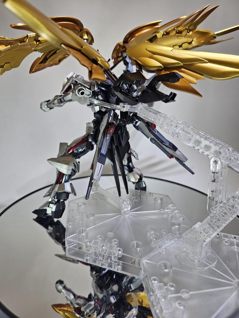 腰の部分はストフリの腰のライフル取り付け部分をぶったぎってプラバンで少し加工して、使えるようにしました！