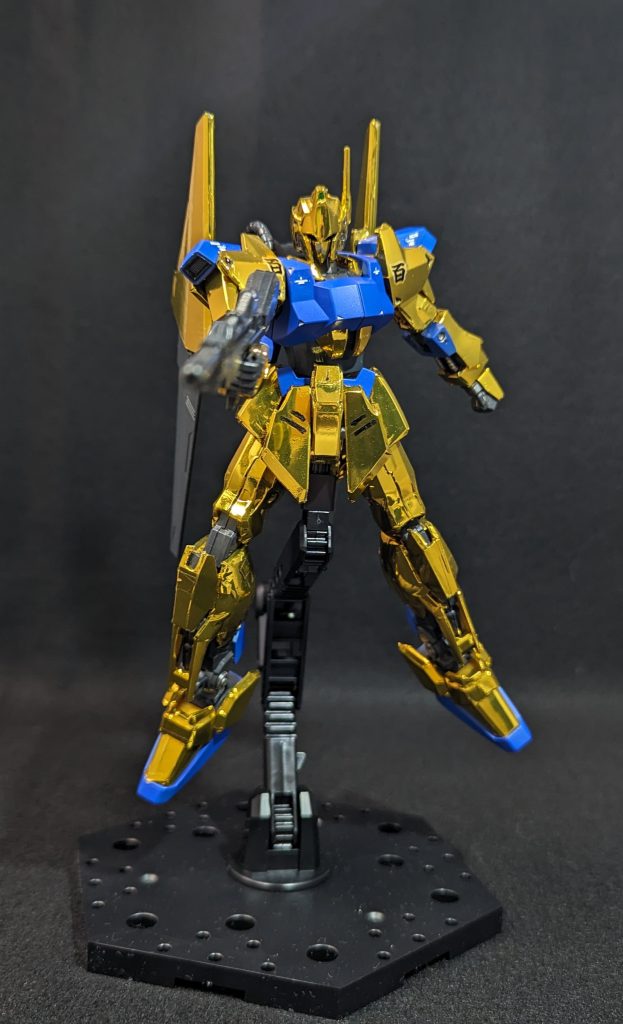 その方も言ってましたが平面のシートを複雑な立体に貼るのでかなり大変でしたね…遠目ならキラキラで綺麗ですが細かいとこはわりとアラありますやっぱり