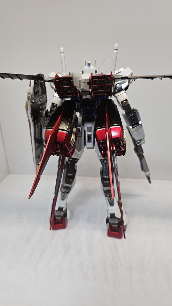 うしろタミヤウェザリングマスターDセットの青焼けでスラスター周りに色を付けたんですが、全く分からないですね。