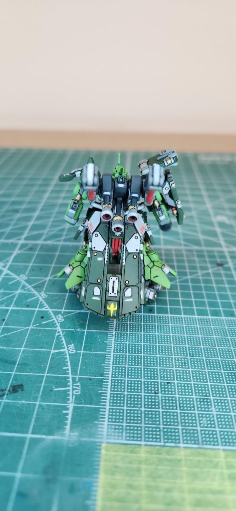 後ろのスカートは延長したのと分割できるようにしてみました。