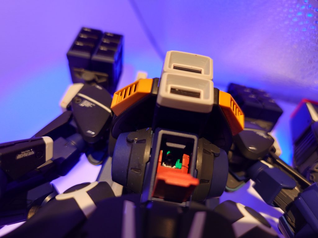 写真下手くそですが、コクピット内部の筋彫りも、蛍光グリーンで塗装。近くで見るととても雰囲気出てます。 ご覧いただき有難うございました。