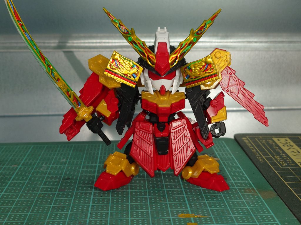 仮組み絶望的な塗り分けの中、綺羅鋼が美しい。