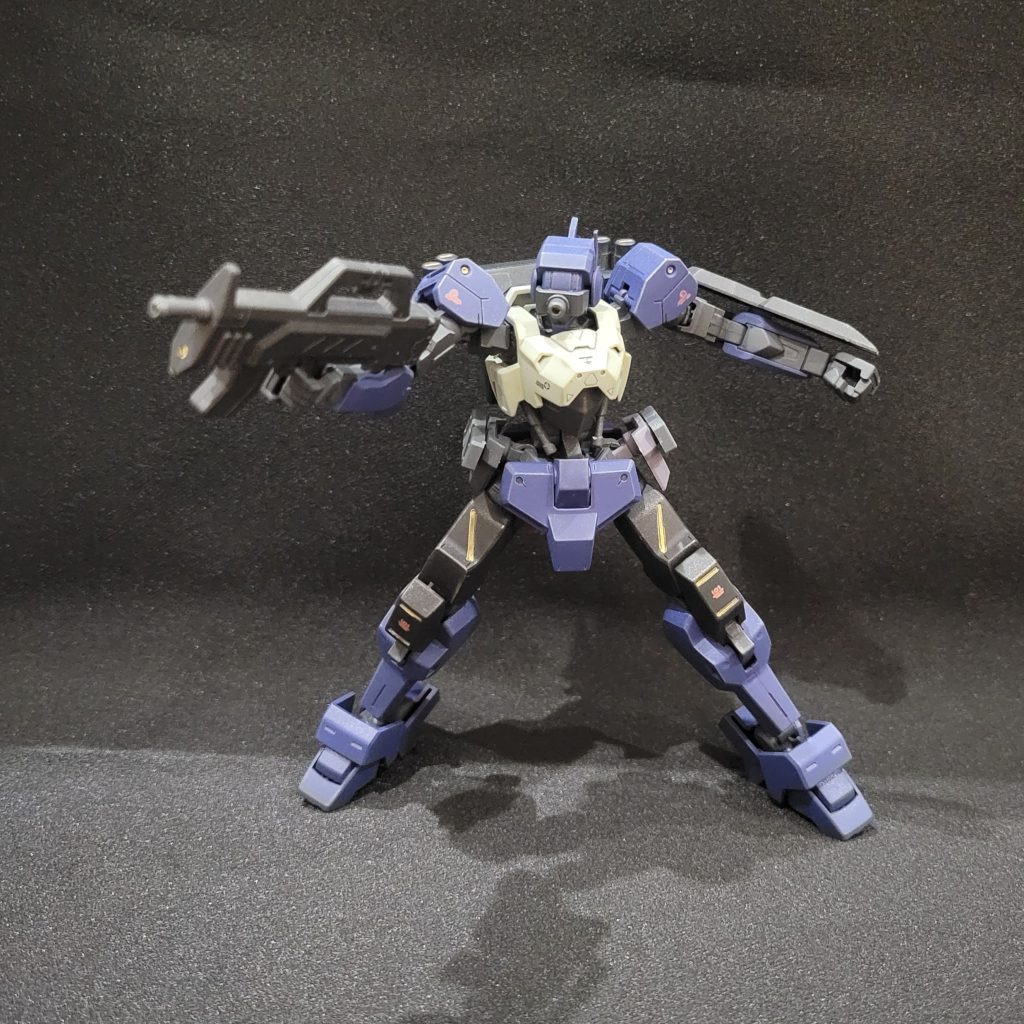 射撃兵装は取り回しを重視してミドルレンジライフル