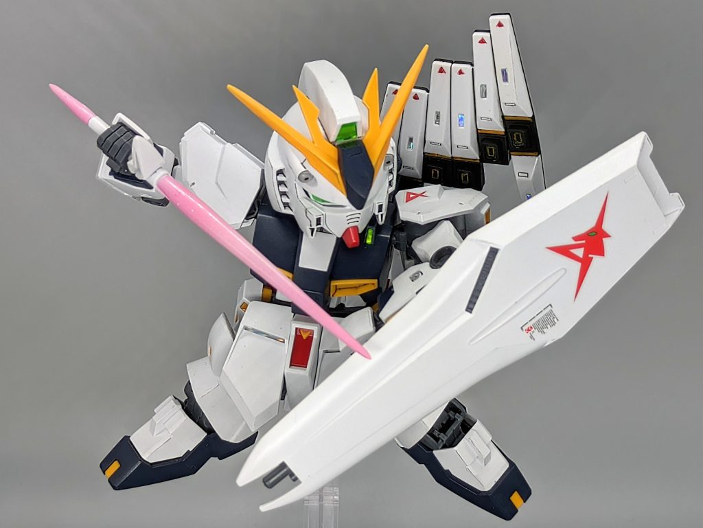 デカール貼ろうかと思ったのですが、１枚貼ったらだいぶうるさくなったので止めました。笑ビーム・サーベルは軽くグラデーション✨