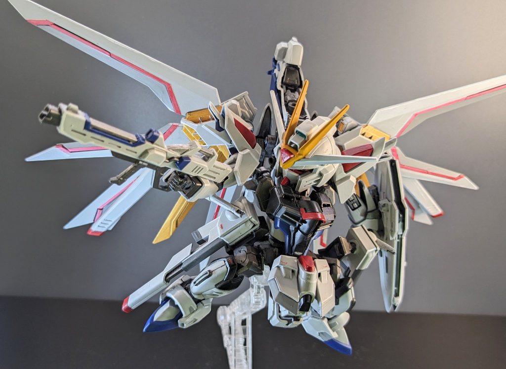 HGキットを使用しているので、上半身の可動範囲は広いです。