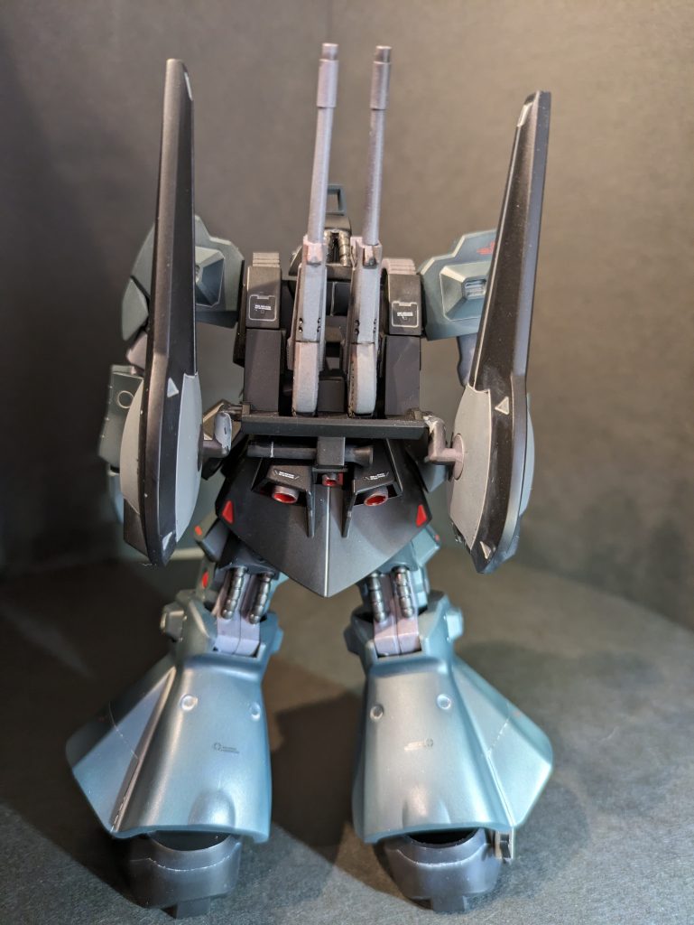 背面～ゼータ時代の機体は初制作になります。