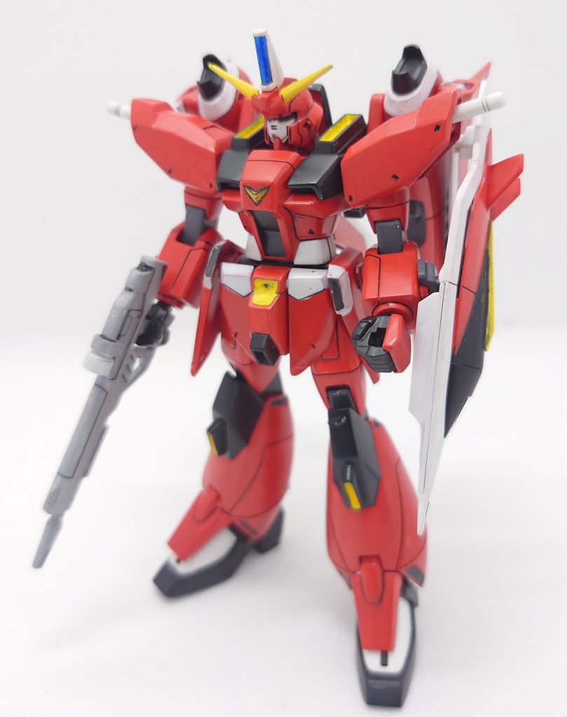 Zガンダムと違って組みやすい!古いキットですがプロモーションもカッコイイ!顔も、削ってたりしたので素組よりマシになっているはずです。ツインアイは下地にスーパーファインシルバーを塗って上からクリアーレッド。黒は、エナメル塗料のフラットブラック。黒が強すぎて、アイ周りがだいぶ暗くなって悪人面になってますがこれは、これでカッコイイですよね!