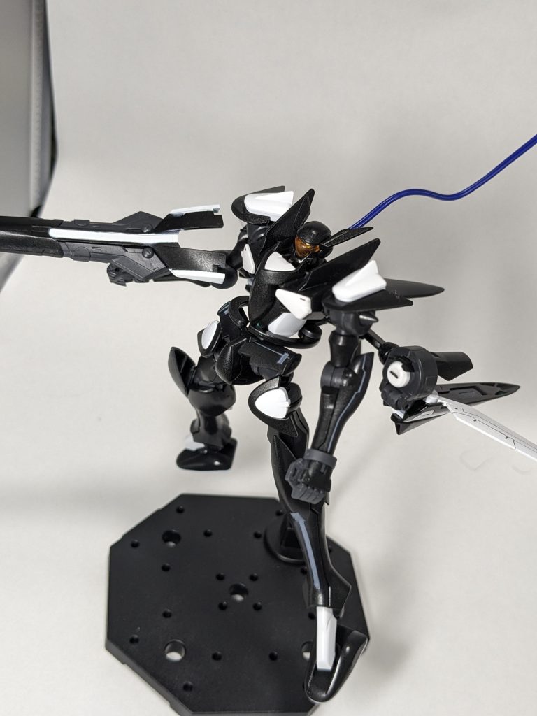 変形は塗装が禿げそうなので試してないです。。。