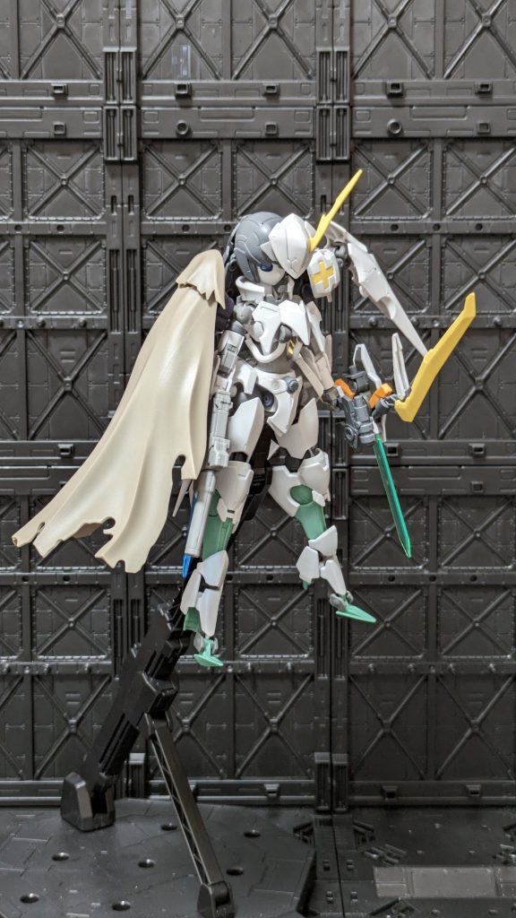 コチラは妄想設定の耐ビームマント装備でも基本的に鉄血シリーズは厄祭戦の対MA対策でビーム攻撃の効かない何とか装甲(ちゃんと下調べしてこい😡)なので必要ないはずですが雰囲気って大事ぢゃナイですか!ネ!  ゴリ推し