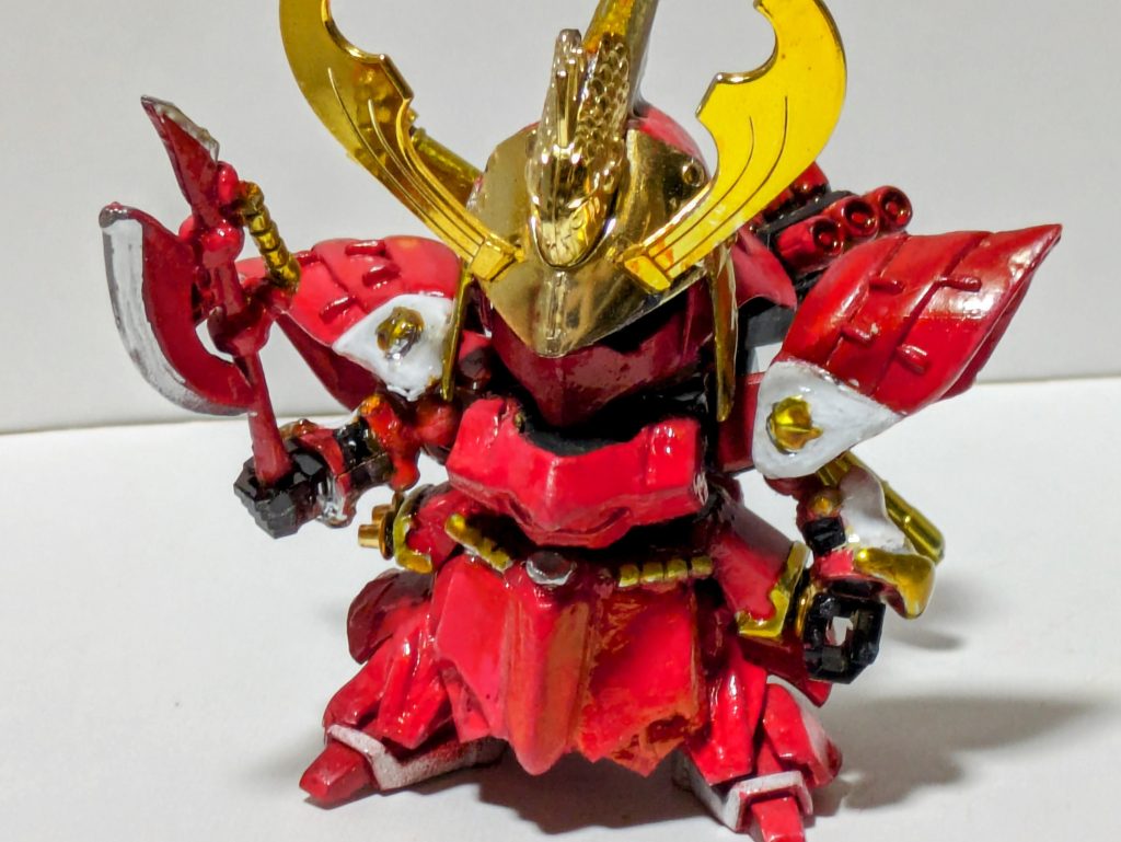 斧はジャンクパーツから制作しました。刃の部分はLEGEND BB　騎士ガンダムのトサカを使用しました。