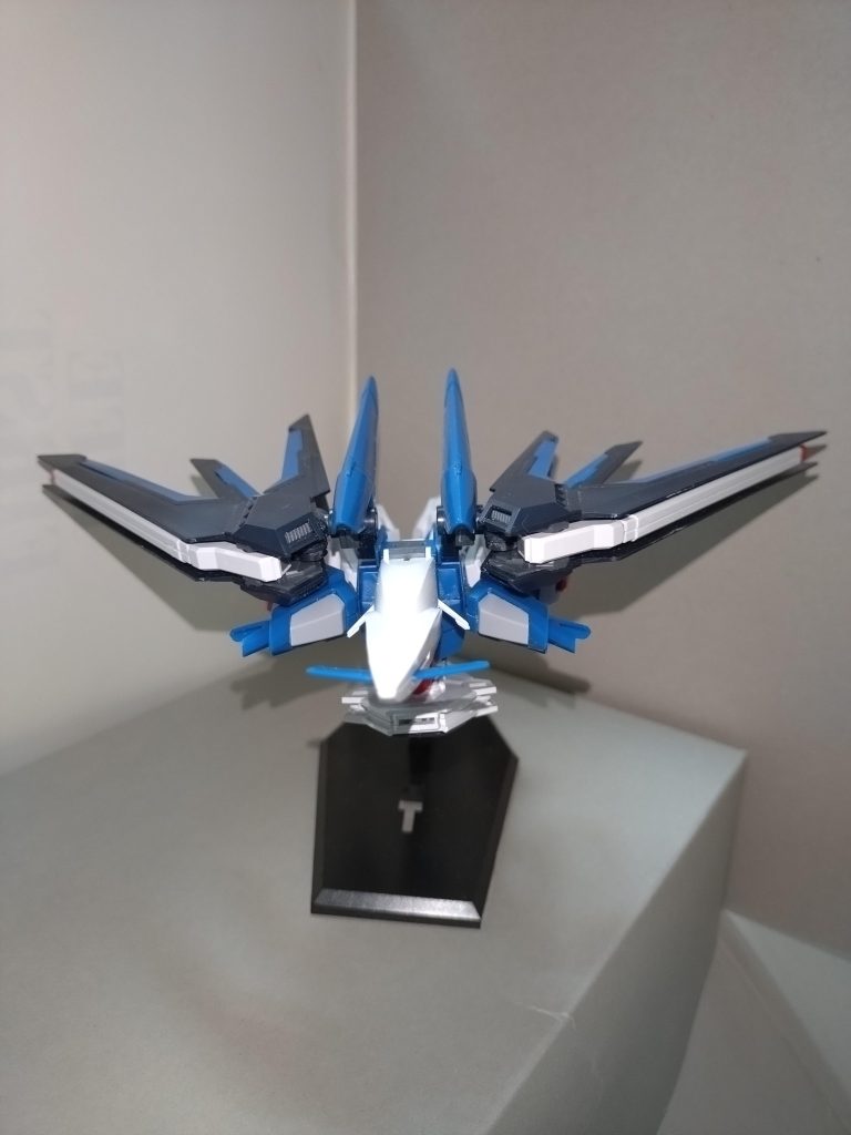 正面より。