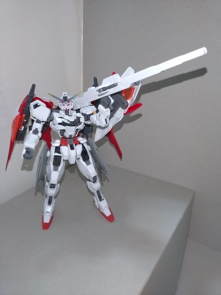 ロッドライフルロス・ドロリス状態での主武装。元機体が主武装にしていたヴァリュアブルロッドライフルが半固定式かつ、逆手持ちであることが気に入らなかった初華は、この装備をプロヴィデンスの大型ビームライフル「ユーディキウム」のように肩に担ぐ方式で持たせることとした。バックパック自体が元のキャリバーンとはまったく異なるため、接続アームはその接続部ごと撤去。