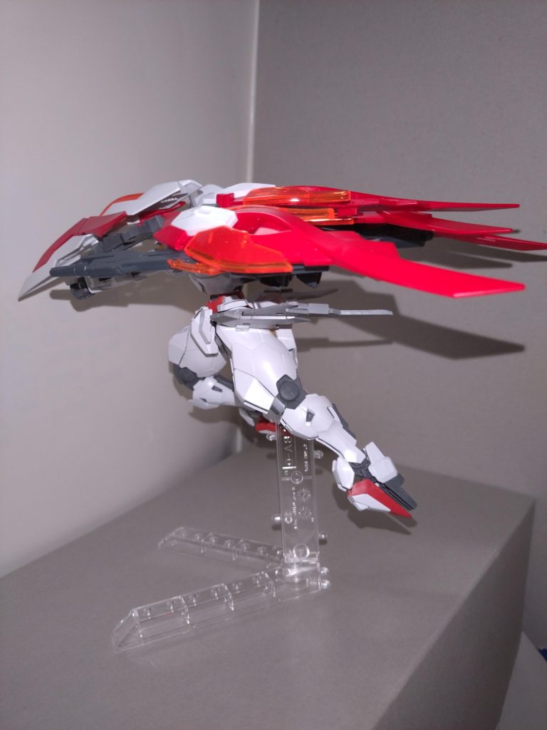 ドロリス「終わりにしてやる···お前達の悪業三昧をな」これを食らって立ち上がった機体はない。 一説には、このMSの開発にあたり、白兵戦時の基本的な動作にカラテの動作を組み込むべく、自身もカラテの有段者である某博士が参加していたと言われるが、その真相は謎に包まれている···。 〜花咲川女子学園高等部生徒会報より〜