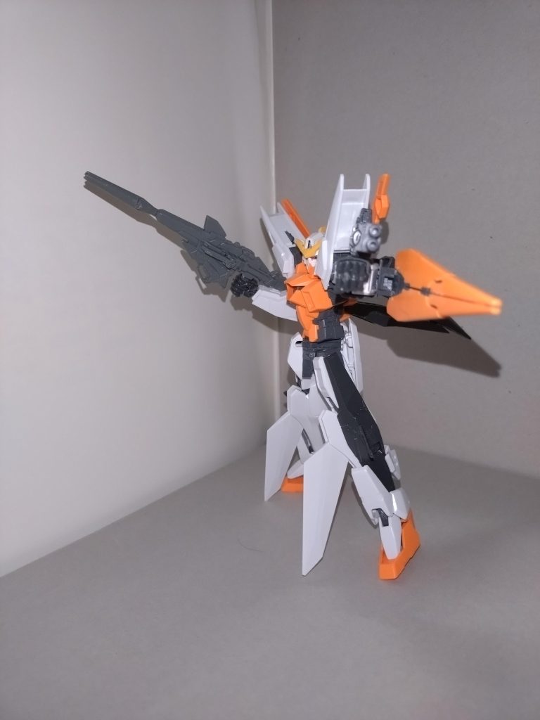 GNビームサブマシンガンGNシールド左右どちらかの前腕につけられる固定装備。両腕に両装備を固定することも可能。