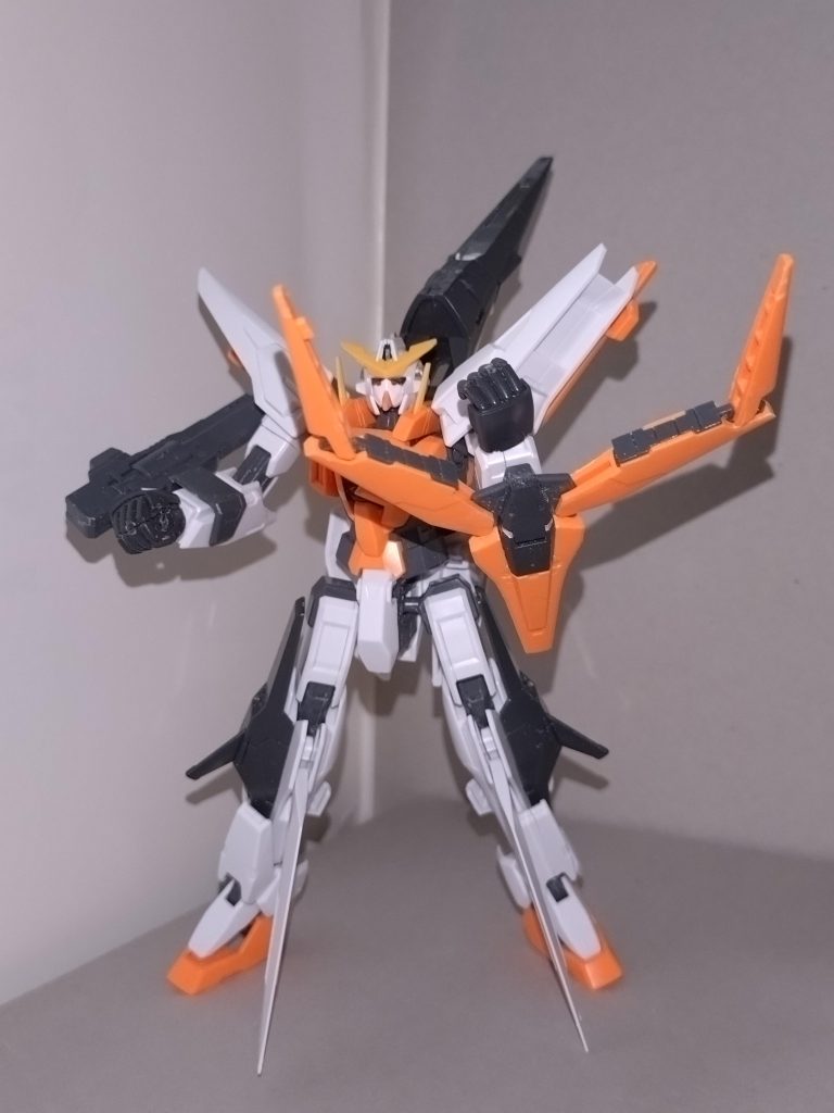 GNシールドには本機に「レヴァンティン」がつけられた所以である、レヴァンティンE3高エネルギープラズマ砲が内蔵されており、ここぞというときに使われる。