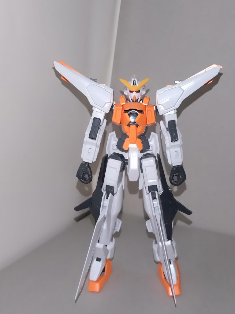 【概要】GN-003L /ガンダムキュリオスL(レヴァンティン) 要 楽奈と同じくMyGOのギター担当である、千早愛音のガンプラデビュー作。レヴァンティンの名は、北欧神話の炎神「スルト」が持つ剣に由来し、この剣は一般に、レーヴァテインと呼ばれることも多い。